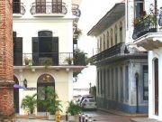 Cinco Razones para Hospedarse en Casco Antiguo