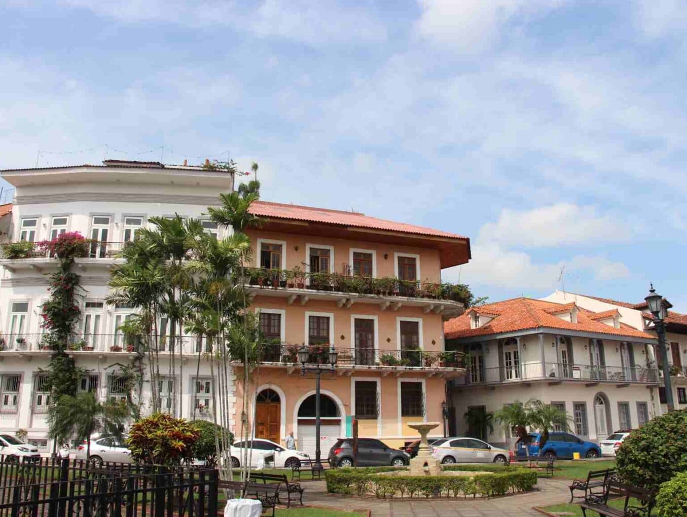 casas-sobre-calle-2da-1355x1020-1