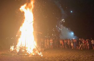 “Burning Woman”, una Nueva Tradición que se Realiza en Santa Catalina para Recibir el Año Nuevo