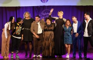 Enmadrados: El Amor de Madre se Roba el Escenario del Teatro en Círculo en Agosto